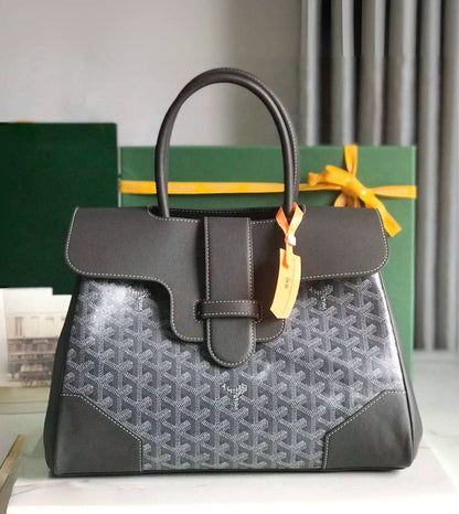 GOYARD 
COPY ONE 
150 dhs🇦🇪🇦🇪

Zain295
♥️♥️♥️