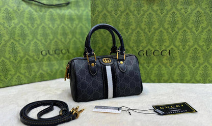 Gucci
GOOD QUALITY 💯
Size:25cm
95 dhs🪙🌨️

Zain269
♥️♥️♥️