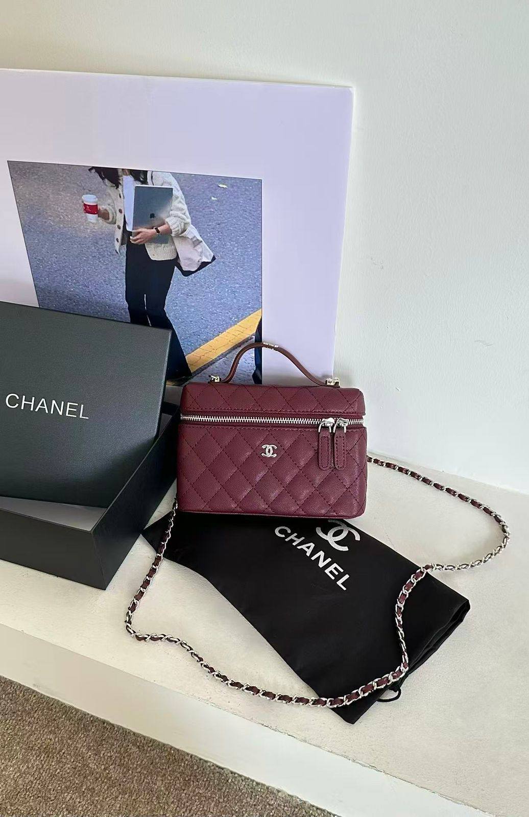 Chanel

90 dhs
With box 

Zain143
♥️♥️♥️