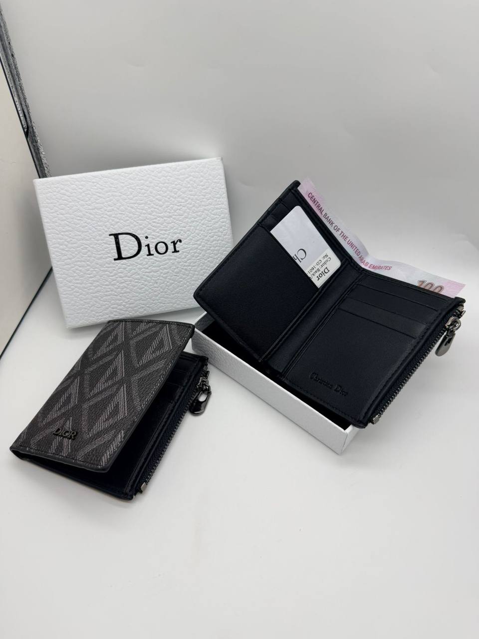 Dior Wallet 
65 dhs🇦🇪🇦🇪

Zain33
♥️♥️♥️