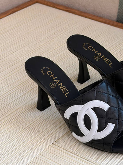 CHANEL
QUALITY:SUPER MASTER 😍💥
SIZE:36 TO 42😍🥰
450 dhs✅

Zain319
♥️♥️♥️