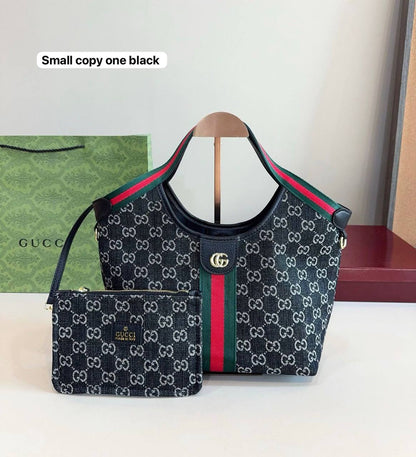 GUCCI 
COPY ONE 
SMALL SIZE 
WITH BOX
150 dhs💓

Zain295
♥️♥️♥️