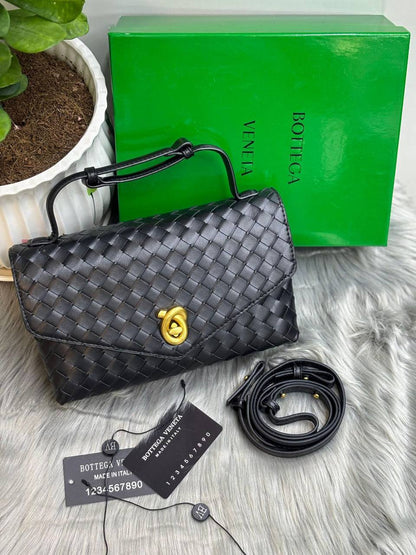 Bottega

90 dhs🇦🇪

with box
🎁🎁🎁

Zain244
♥️♥️♥️