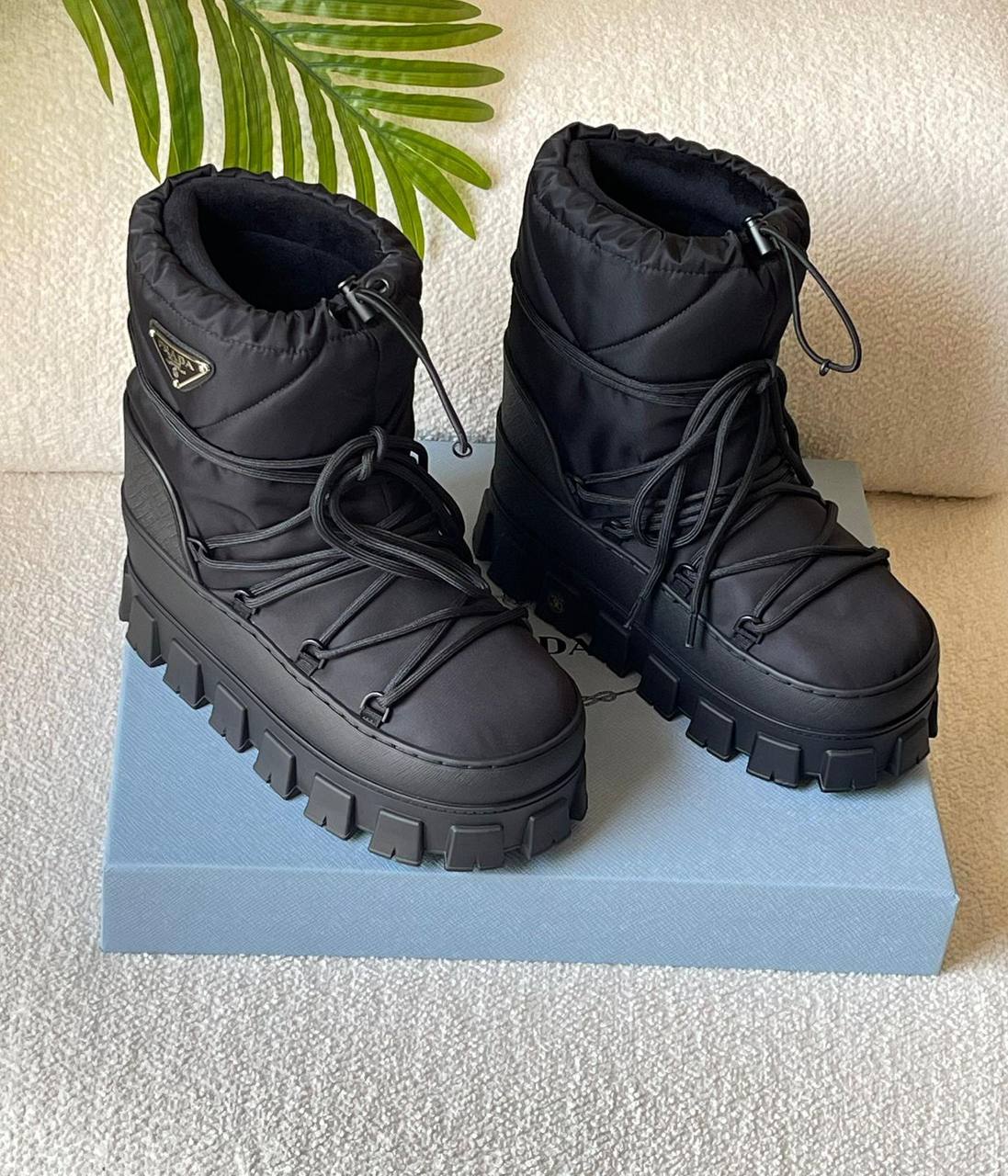 PRADA
SuperMaster Quality 💯
600 dhs🪙💚
Size: 36-41💥

Zain171
♥️♥️♥️