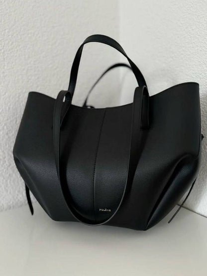 Polene
100 dhs✅

Zain219
♥️♥️♥️
