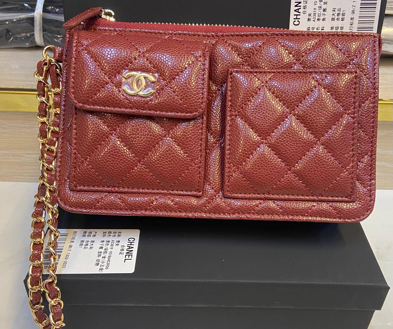 Chanel Polly pocket wristlet pouch 
Master quality
20cm 

with box
🎁🎁🎁

190 dhs🪙🌨️

Zain95
♥️♥️♥️