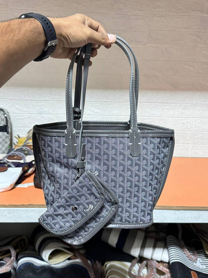 Goyard 
65 dhs✅

Zain232
♥️♥️♥️