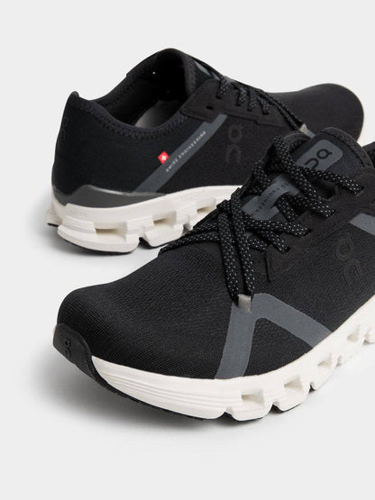 ON Cloud X 4 AD ‘Black and white’ 🖤🤍
36-45 AVAILABLE 
210 dhs💓

Zain242
♥️♥️♥️