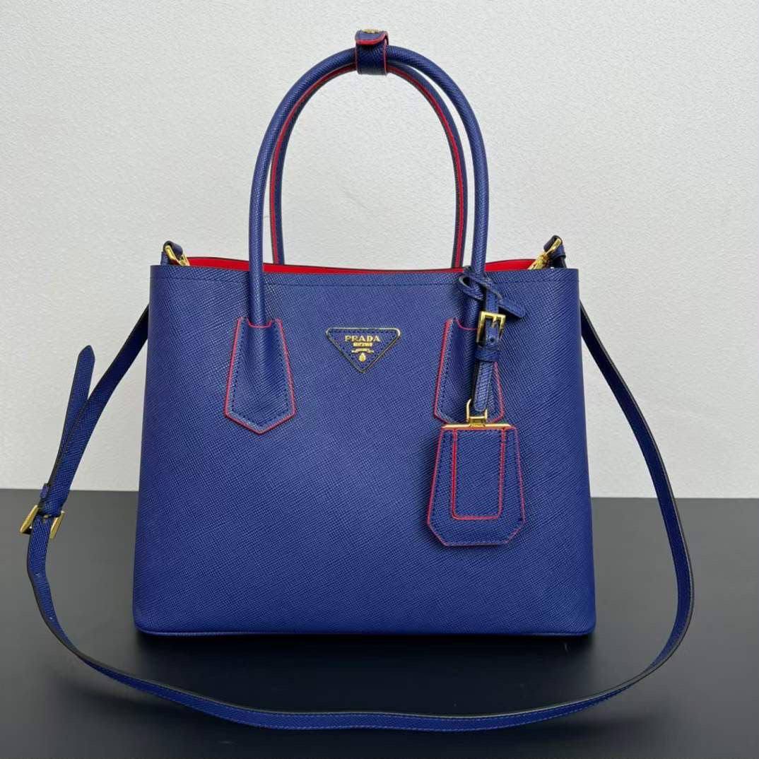 Prada

350 dhs🇦🇪🇦🇪

Zain153
♥️♥️♥️