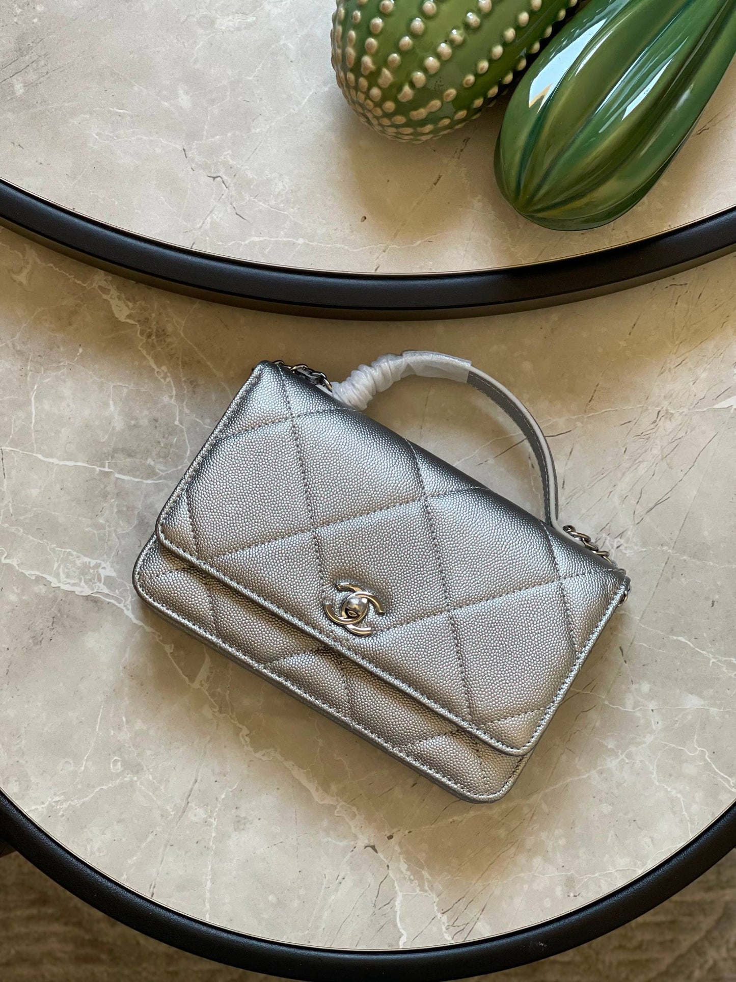 CHANEL
Available original box 📦 
With full packing 🎀🎀
Super high quality 💥💥
For Price 👇 WhatsApp✅
0568585901 
0507557372
0552275751 Owner Zain 👌

Zain283
♥️♥️♥️