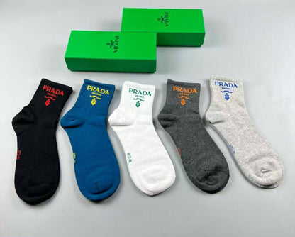 Socks
With box 
45 dhs✅
Inside box…5pc

Zain93
♥️♥️♥️