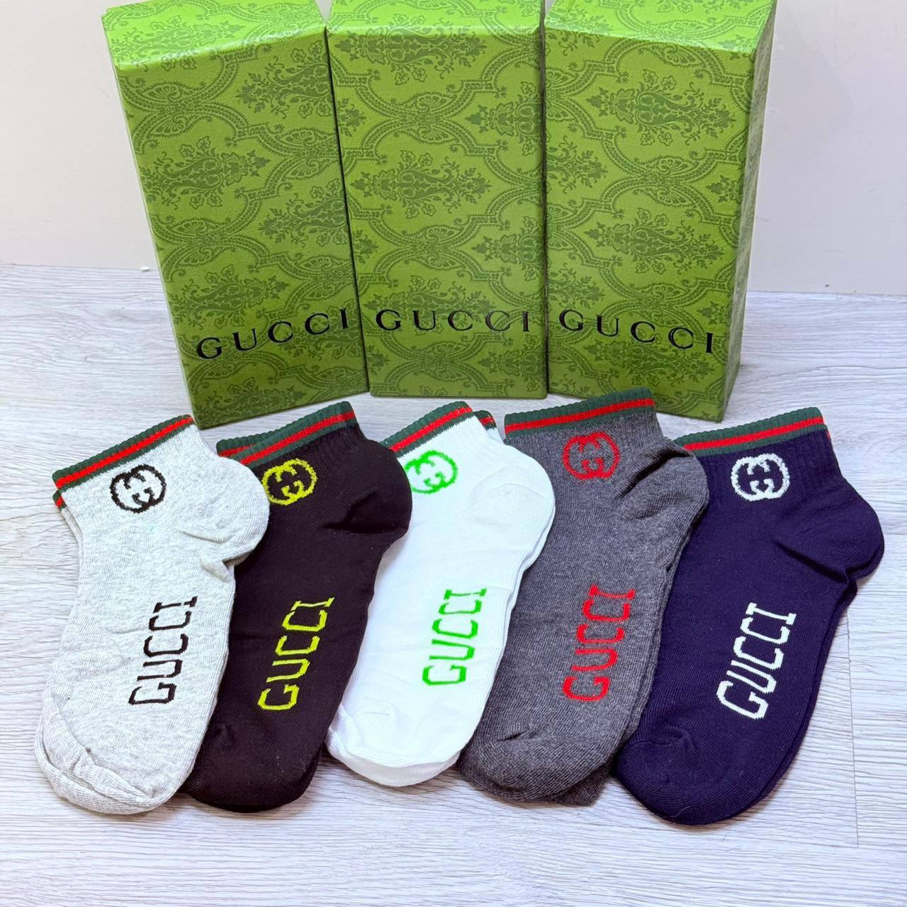 NEW CAME
SOCKS 
GOOD QUALITY 
35 dhs✅
(IN ONE BOX 5 PAIRS)

Zain40
♥️♥️♥️