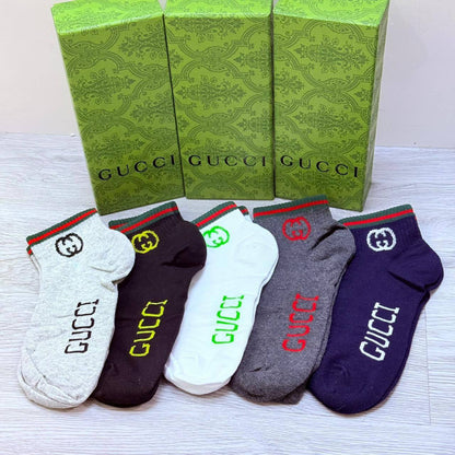 NEW CAME
SOCKS 
GOOD QUALITY 
35 dhs✅
(IN ONE BOX 5 PAIRS)

Zain40
♥️♥️♥️
