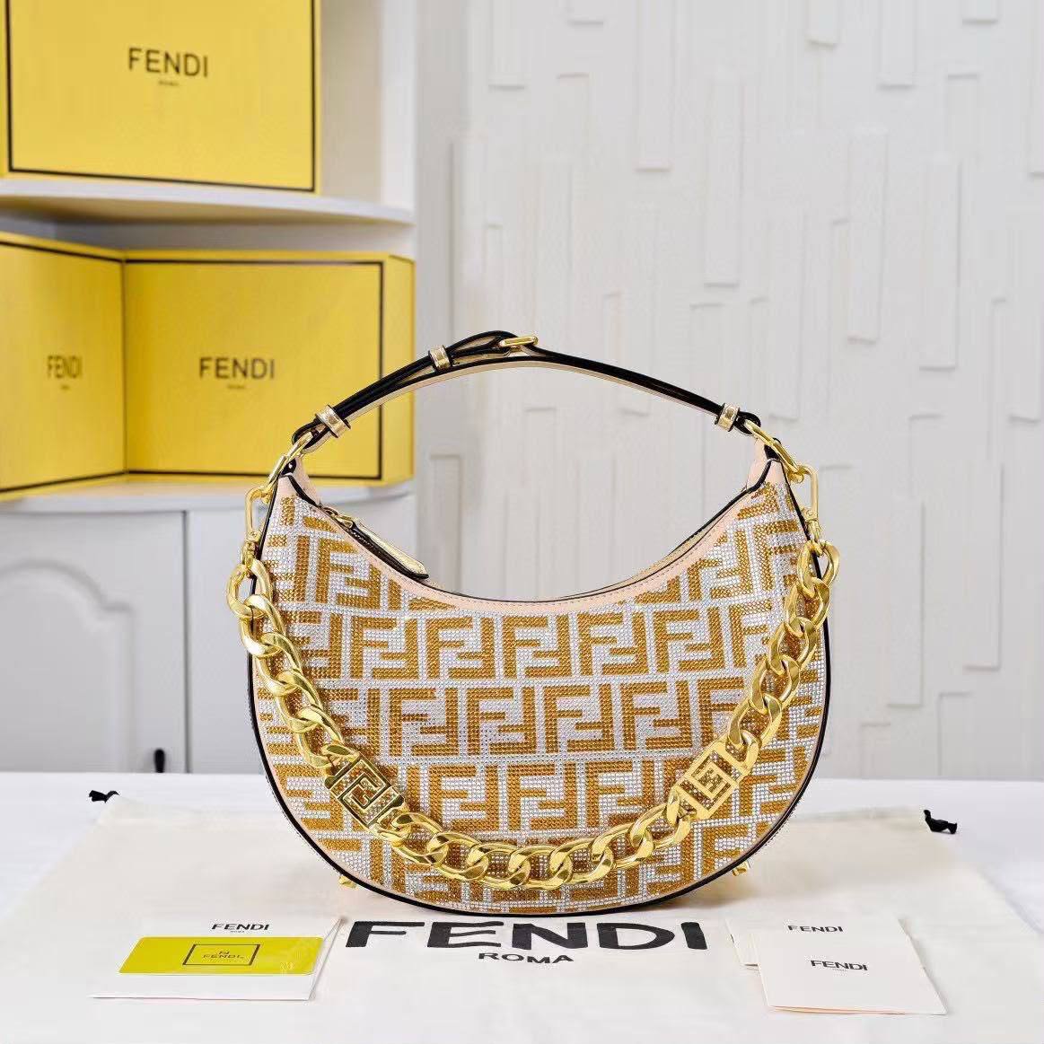 Fendi

For Price 👇 WhatsApp✅
0568585901 
0507557372
0552275751 Owner Zain 👌

Zain192
♥️♥️♥️