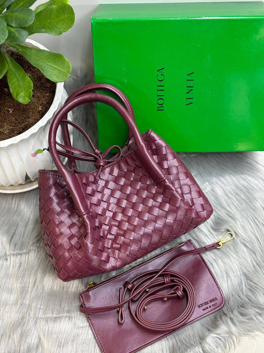 Bottega

with box🎁🎁🎁

105 dhs👑

Zain244
♥️♥️♥️