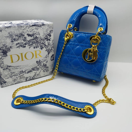 Dior
105 dhs🪙🖤 

with box 
🎁🎁🎁

Zain235
♥️♥️♥️