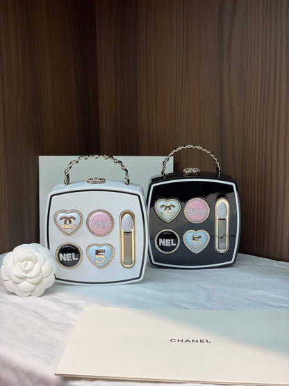 Chanel MAKEUP PALETTE
*Super Master Quality*
1350 dhs🪙🌨️

Zain255
♥️♥️♥️