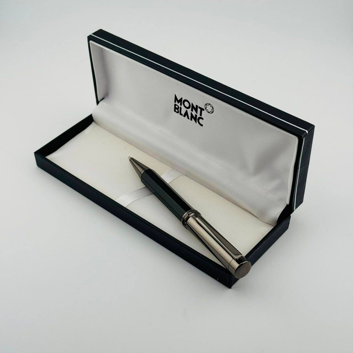 Mont blanc

55 dhs🇦🇪
Zain182
♥️♥️♥️