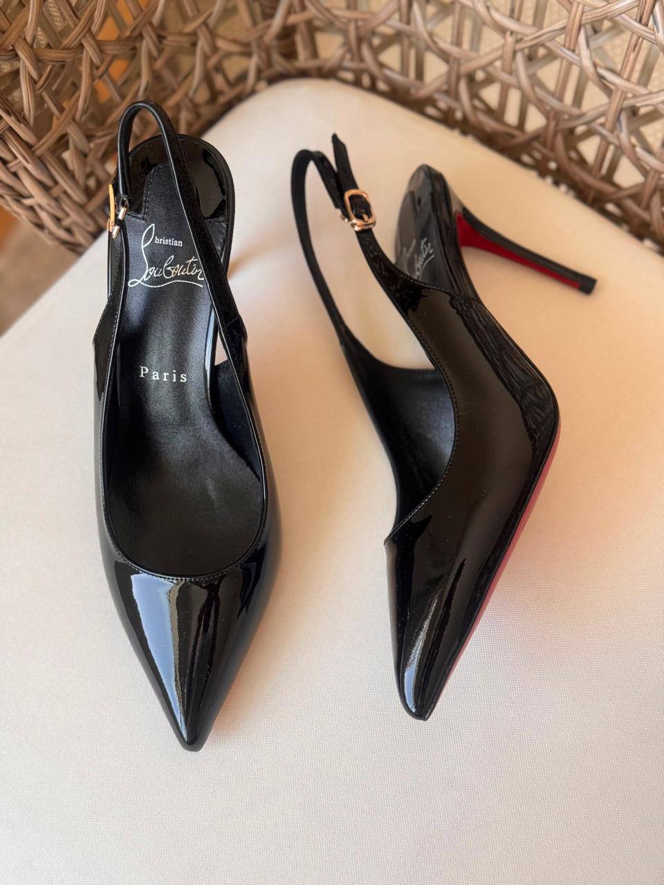 CHRISTIAN LOUBOUTIN
Size: 36 to 41
Super master quality ❤️‍🔥
450 dhs✅

Zain198
♥️♥️♥️