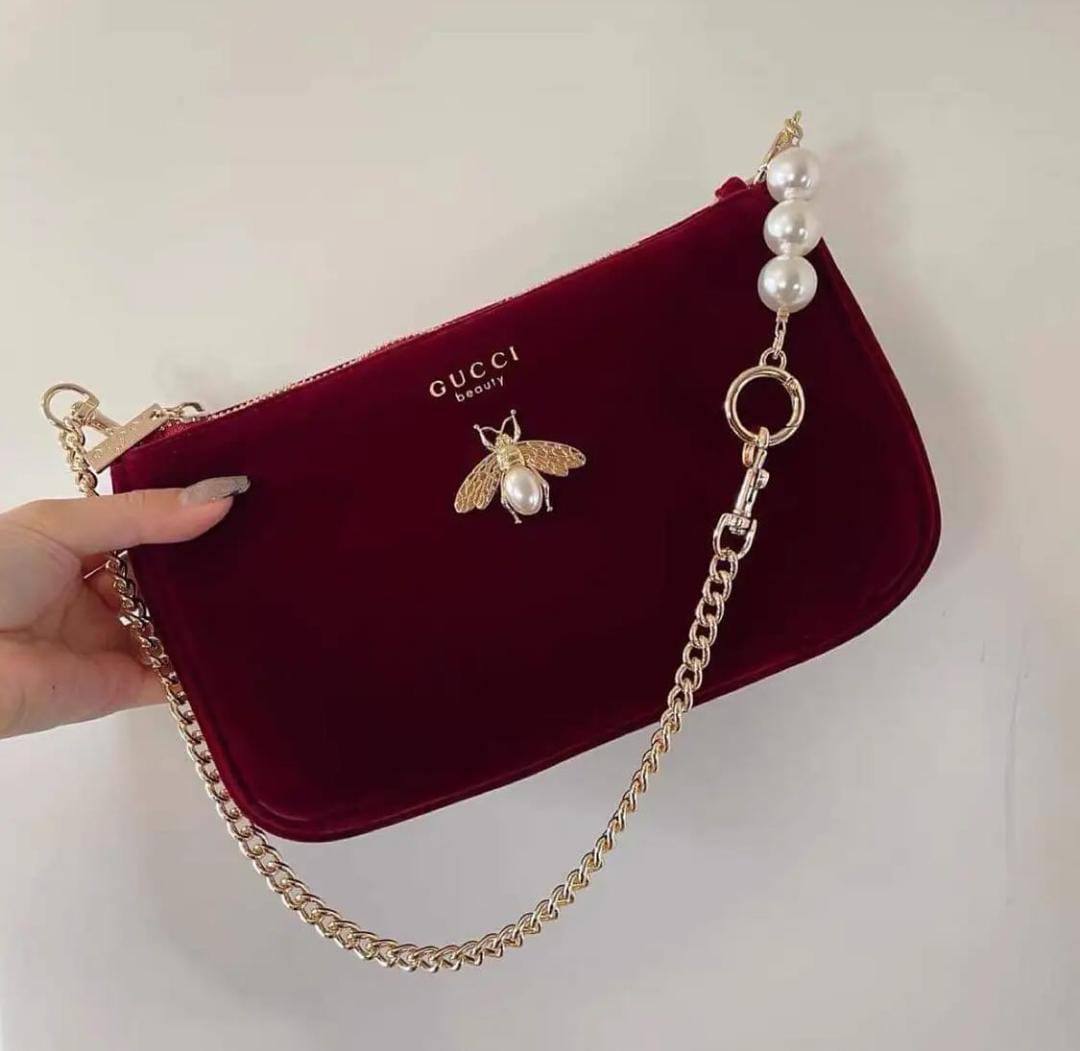 Gucci

115 dhs🇦🇪🇦🇪
have box

Zain07
♥️♥️♥️