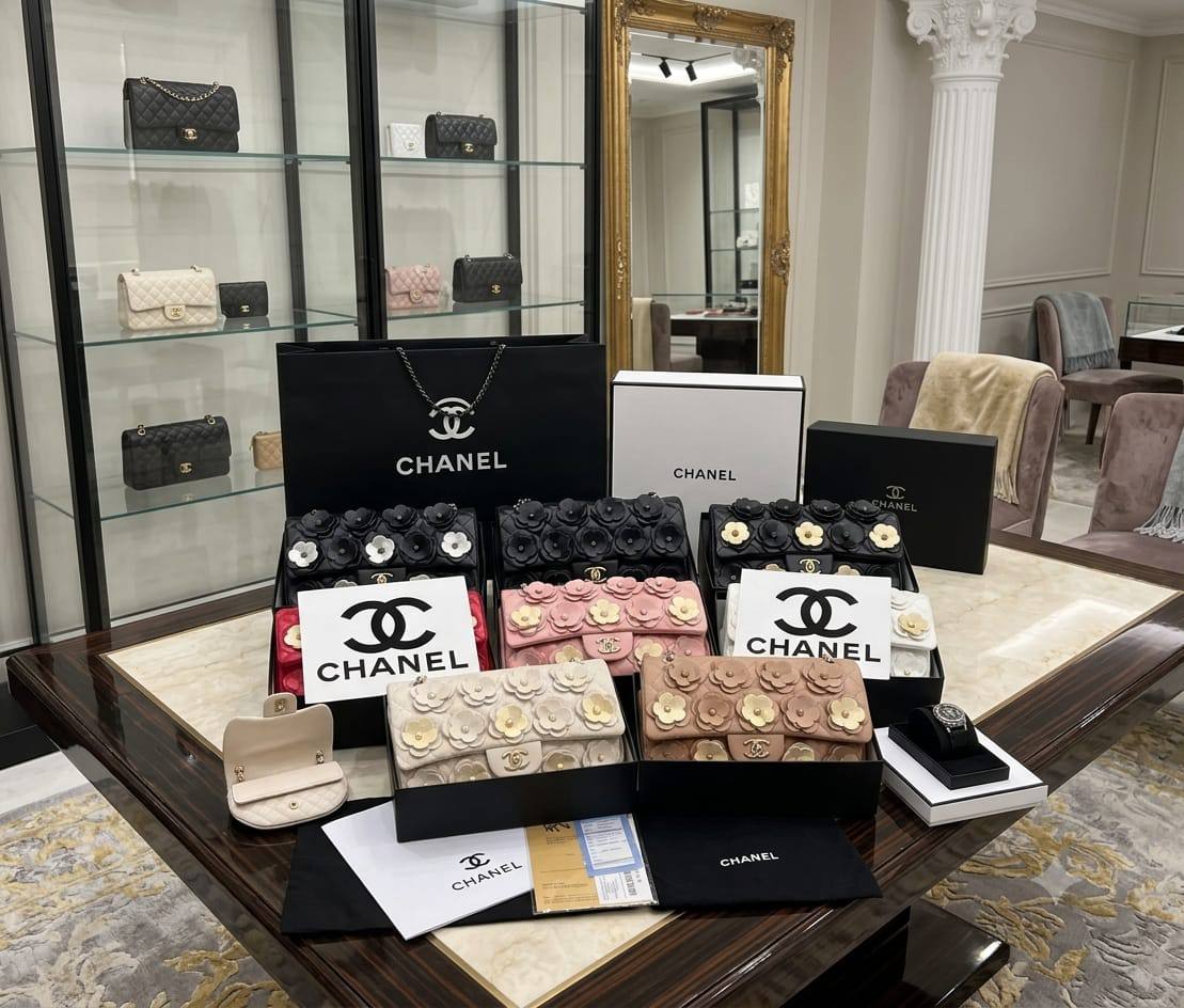 Chanel

AVAILABLE
HIGH QUALITY

SIZE 30CM

WITH BOX 📦

115 dhs🇦🇪🇦🇪

Zain331
♥️♥️♥️