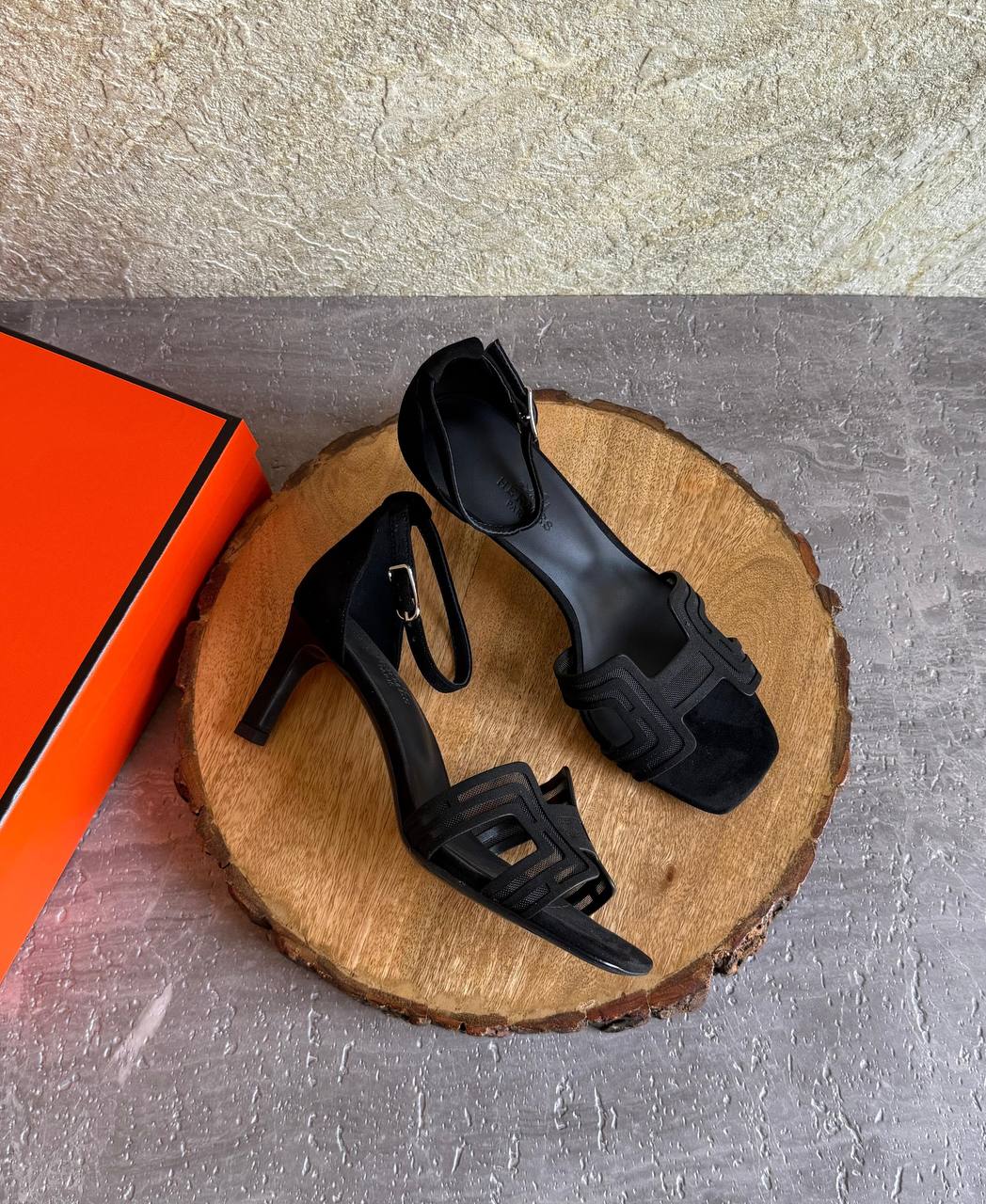 HERMES 
SuperMaster Quality 💯
450 dhs🇦🇪🇦🇪
Size: 36-41 💥

Zain171
♥️♥️♥️
