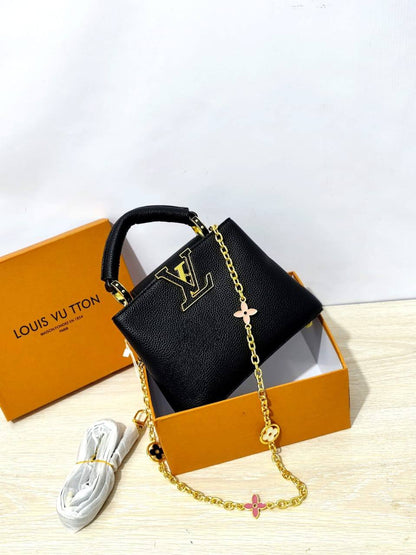 LV

95 dhs🪙🌨️
high quality 
With box  
🎁🎁🎁

21cm

Zain26
♥️♥️♥️