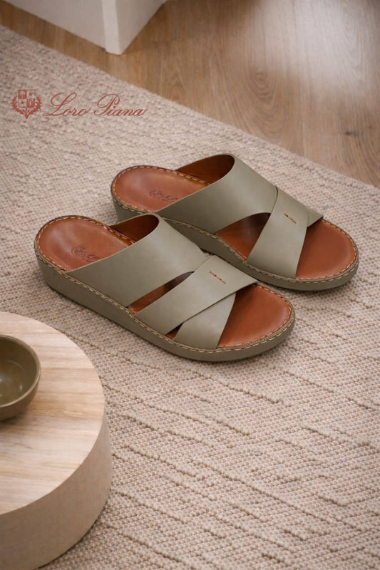 Loro piana slippers for men 
master quality 
230 dhs👑 
40to46 (6to12)

Zain59
♥️♥️♥️