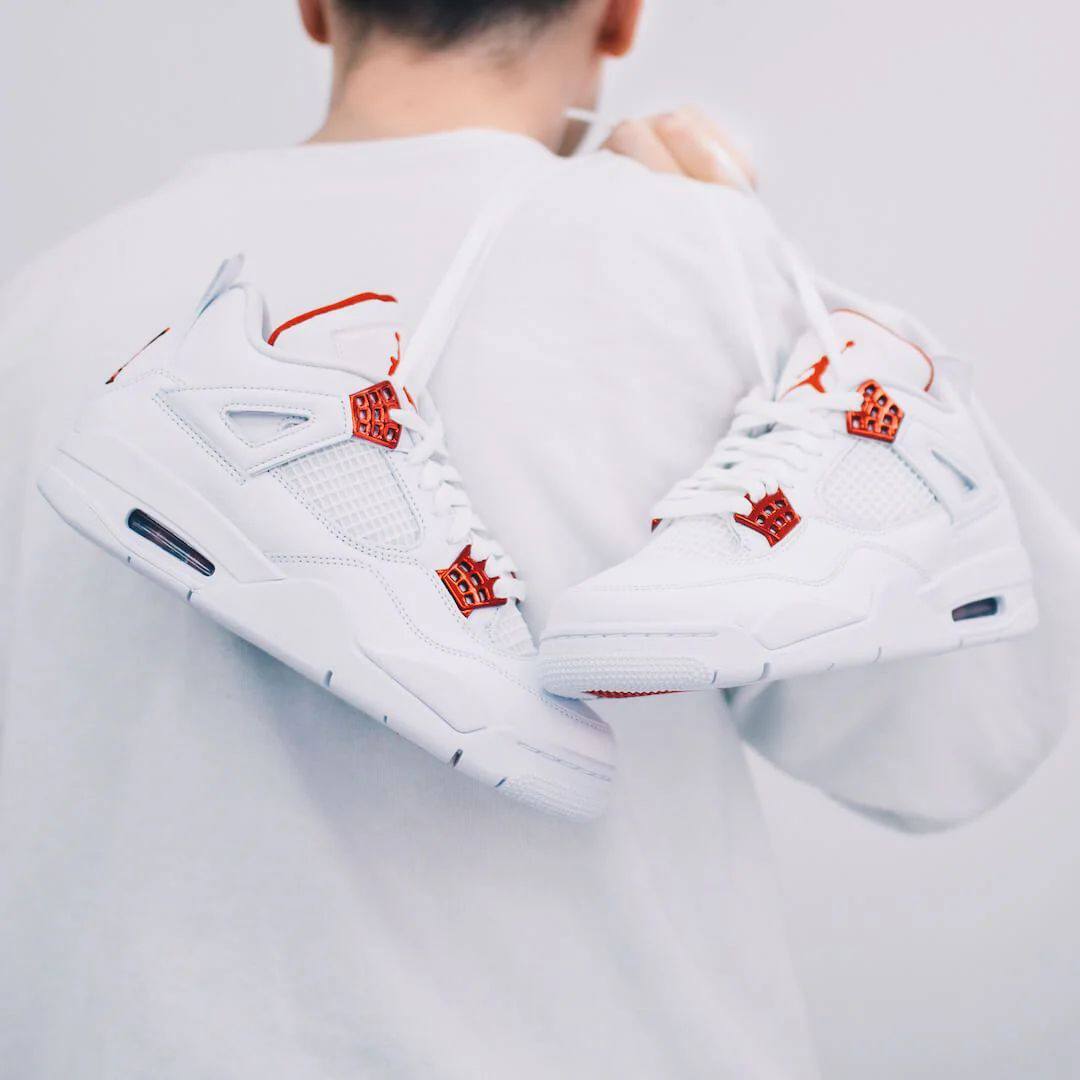 Jordan 4 
Sizes 36-47 
170 dhs🪙💚

Zain232
♥️♥️♥️
