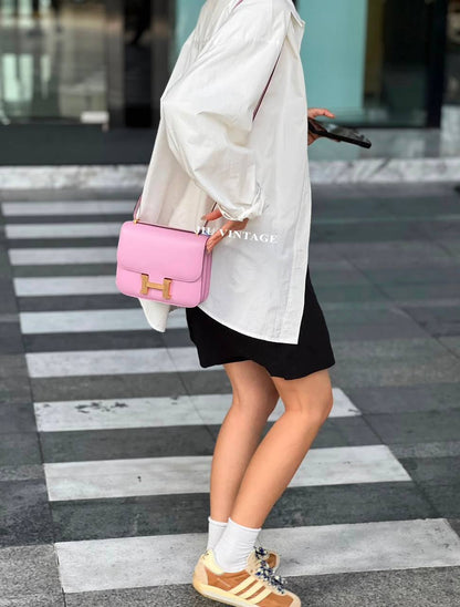 HERMES 
GOOD QUALITY 
WITH BOX 
110 dhs🇦🇪🇦🇪
19 CM

Zain295
♥️♥️♥️