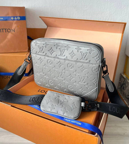 LV Bag 

Master Quality
235 dhs🇦🇪🇦🇪

With Box

Zain33
♥️♥️♥️