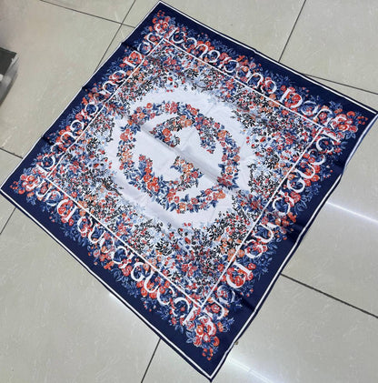 Silk square scarf 
40 dhs🪙💚

Zain93
♥️♥️♥️