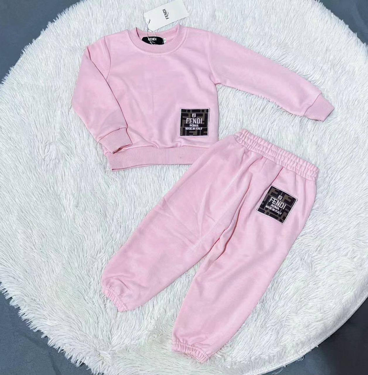 Fendi
D&G

1-9y 

110 dhs

Zain151
♥️♥️♥️