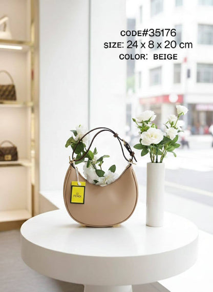 FENDI ғᴇɴᴅɪɢʀᴀᴘʜʏ
ʜᴀʟғ ᴍᴏᴏɴ ᴛᴏᴘ sʜᴏᴜʟᴅᴇʀ ʙᴀɢ
ᴄᴀɴᴠᴀs ᴊᴀᴄǫᴜᴀʀᴅ ғᴀʙʀɪᴄ
& ᴍᴀᴛᴛᴇ ʟᴇᴀᴛʜᴇʀ ᴍᴀᴛᴇʀɪᴀʟ
ɪᴛ ʜᴀs ʟᴏɴɢ sᴛʀᴀᴘ
ɢᴏʟᴅ ʜᴀʀᴅᴡᴀʀᴇ
sɪᴢᴇ : 24 cm
ᴡɪᴛʜ BOX
🎁🎁🎁

75 dhs🪙🌨️

Zain31
♥️♥️♥️