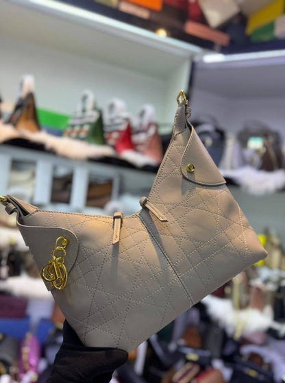 DIOR 

95 dhs🪙🌨️

Good Quality

Zain90
♥️♥️♥️