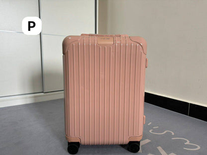 Rimowa Essential 
Travel Bags
master quality 
450 dhs✅

Zain295
♥️♥️♥️