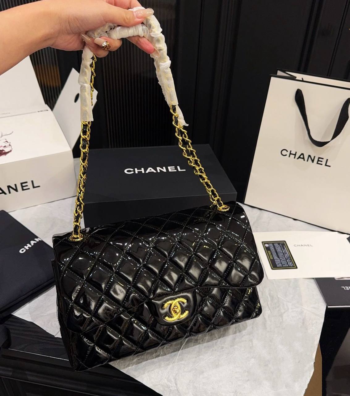 FENDI 
COPY ONE 
180 dhs✅CHANEL 

WITH BOX  
🎁🎁🎁

110 dhs✅
SIZE: 25cm

Zain39
♥️♥️♥️

Zain39
♥️♥️♥️
