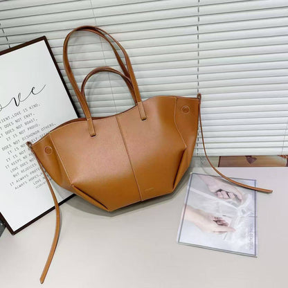 Polene
High Quality 

30Cm 
100 dhs🪙💕
 with Box
🎁🎁🎁

48cm 
110 dhs🪙💕 

Zain50
♥️♥️♥️