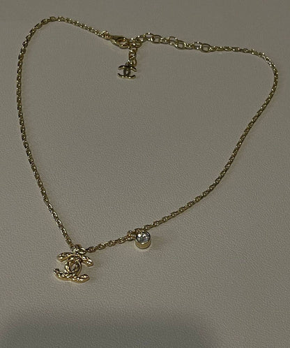 CHANEL ❤️‍🔥*
Necklace 💥
Master quality 💯
With normal boxes 🗃️ 
45 dhs✅
With master box 📦 
70 dhs✅

Zain216
♥️♥️♥️