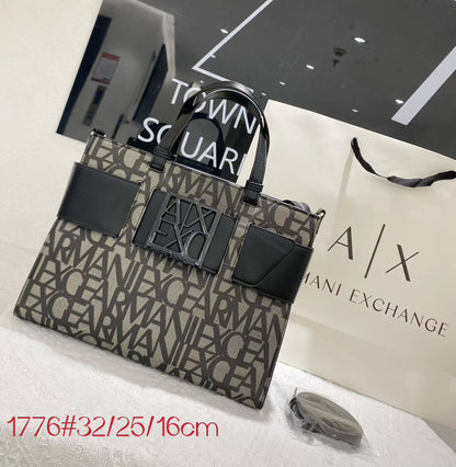 Armani Exchange
good quality
130 dhs🗽

Zain200
♥️♥️♥️