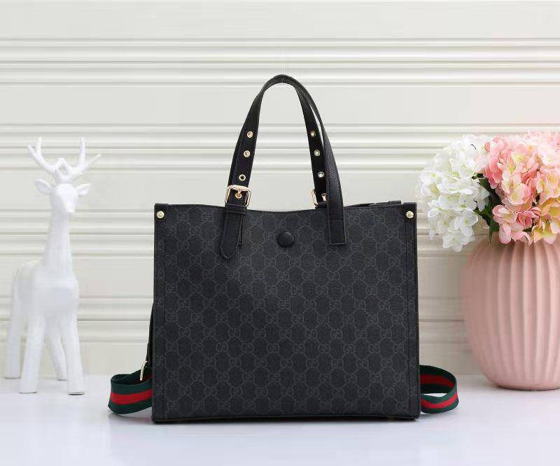 GUCCI 
GOOD QUALITY 
110 dhs✅

Zain39
♥️♥️♥️