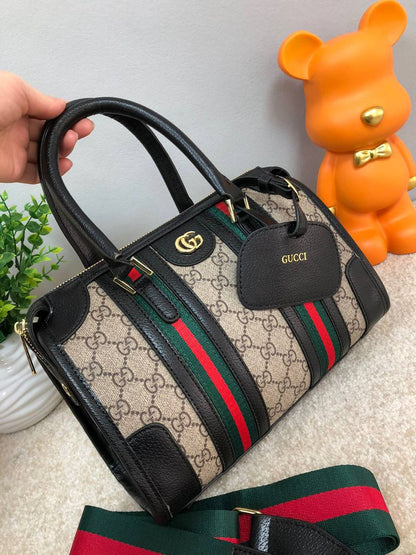 Gucci
85 dhs❤️
27 cm

Zain219
♥️♥️♥️