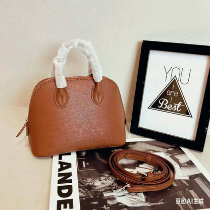 HERMES 
 GOOD QUALITY *


WITH BOX 
🎁🎁🎁

100 dhs✅

Zain39
♥️♥️♥️