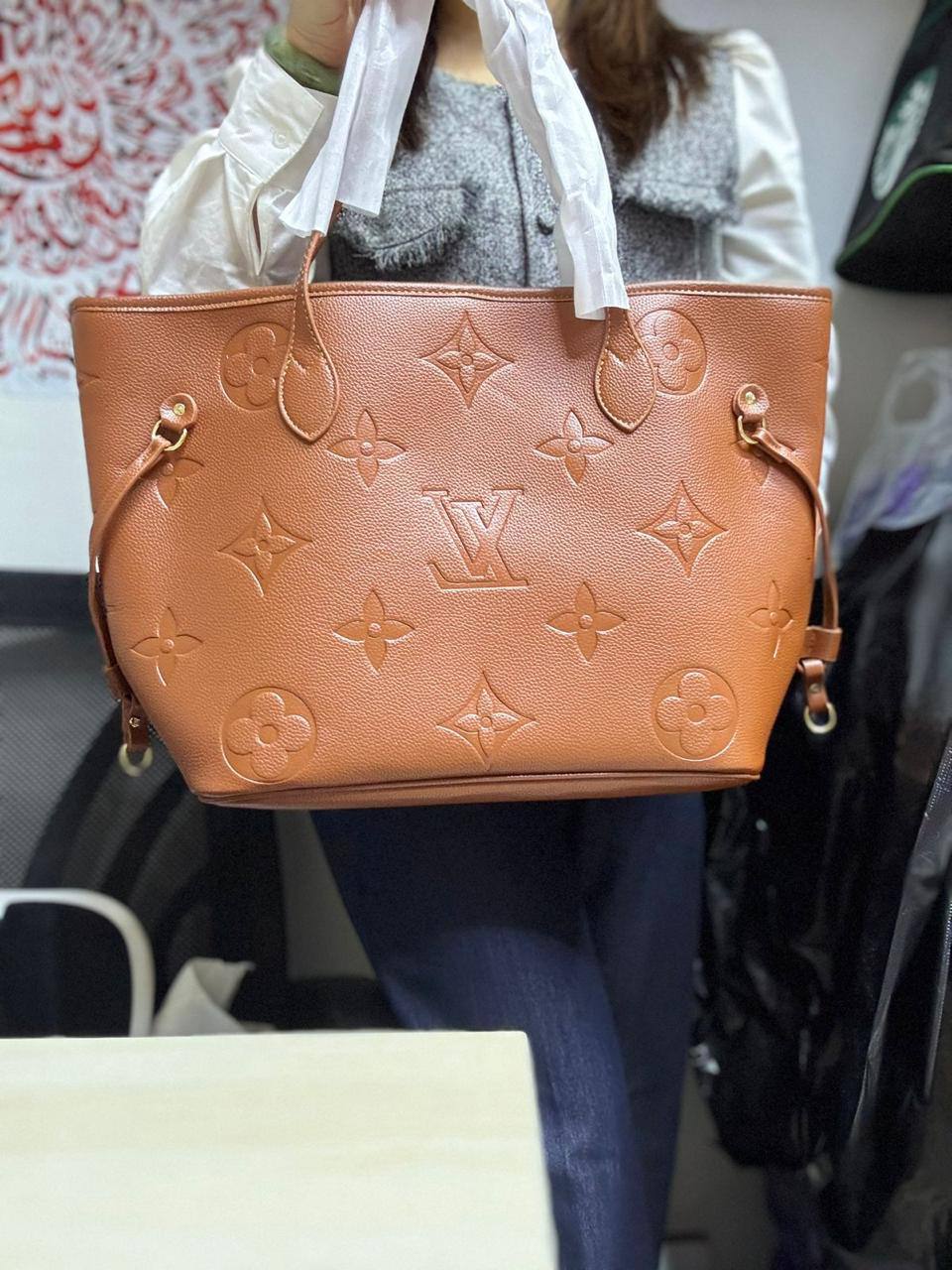 LV Neverfull 2 in 1

Size : 46  * 28 cm

95 dhs🪙

with box 🎁

Zain115
♥️♥️♥️