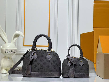 LV Master
280 dhs🪙🌨️

Zain131
♥️♥️♥️