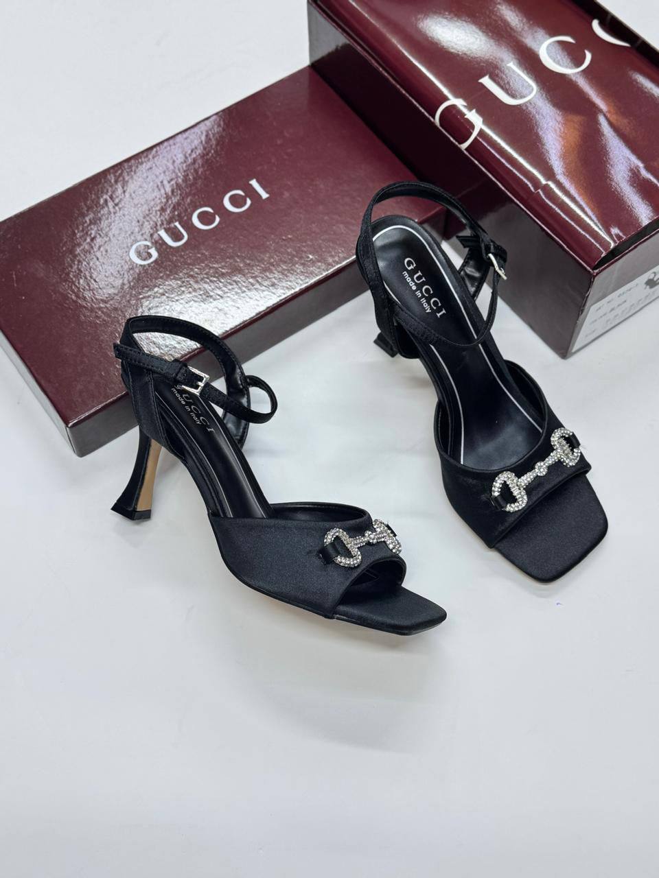 Gucci
 𝟓𝐂𝐌
💯high quality
Size 36-37-38-39-40-41
110 dhs👑

Zain86
♥️♥️♥️