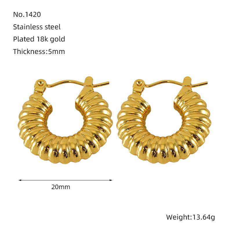 New arrival 
Stainless steel with 18k gold plated earrings 
Non tarnish 
20 dhs🪙🌨️

Zain242
♥️♥️♥️
