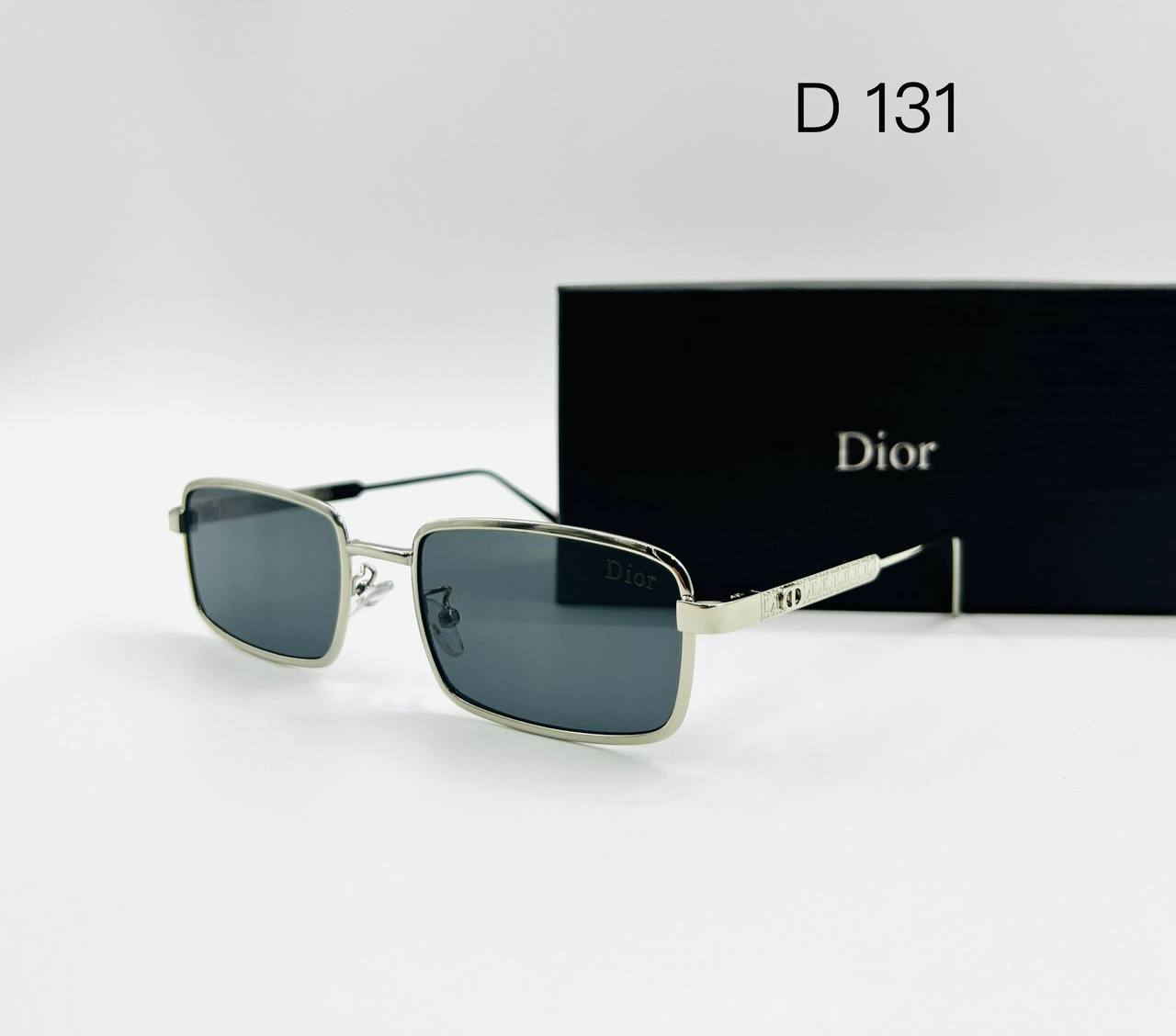 Dior💥*
Sunglasses 🕶️ 
good quality 💯
With master box 🗃️ 
50 dhs❣️

Zain273
♥️♥️♥️
