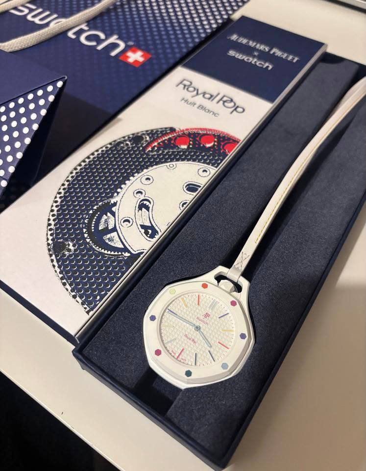 AP swatch Royal pop 🤩🤩
*Super Master quality*🔥
*Automatic*
*New arrival*🔥
*Available With box 
450 DHS💓*🤩🔥

Zain08
♥️♥️♥️