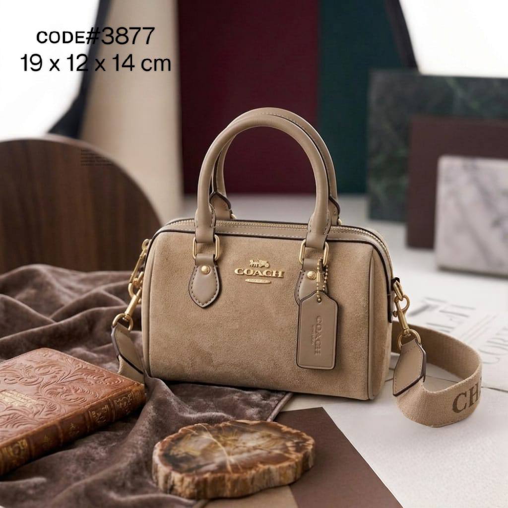 COACH ʀᴏᴡᴀɴ sᴀᴛᴄʜᴇʟ
sɪɢɴᴀᴛᴜʀᴇ sᴜᴇᴅᴇ ᴍᴀᴛᴇʀɪᴀʟ
ᴡɪᴛʜ ʟᴏɴɢ ʙᴇʟᴛ sᴛʀᴀᴘ
ɢᴏʟᴅ ʜᴀʀᴅᴡᴀʀᴇ
sɪᴢᴇ : 19 cm

70 dhs✅

Zain31
♥️♥️♥️